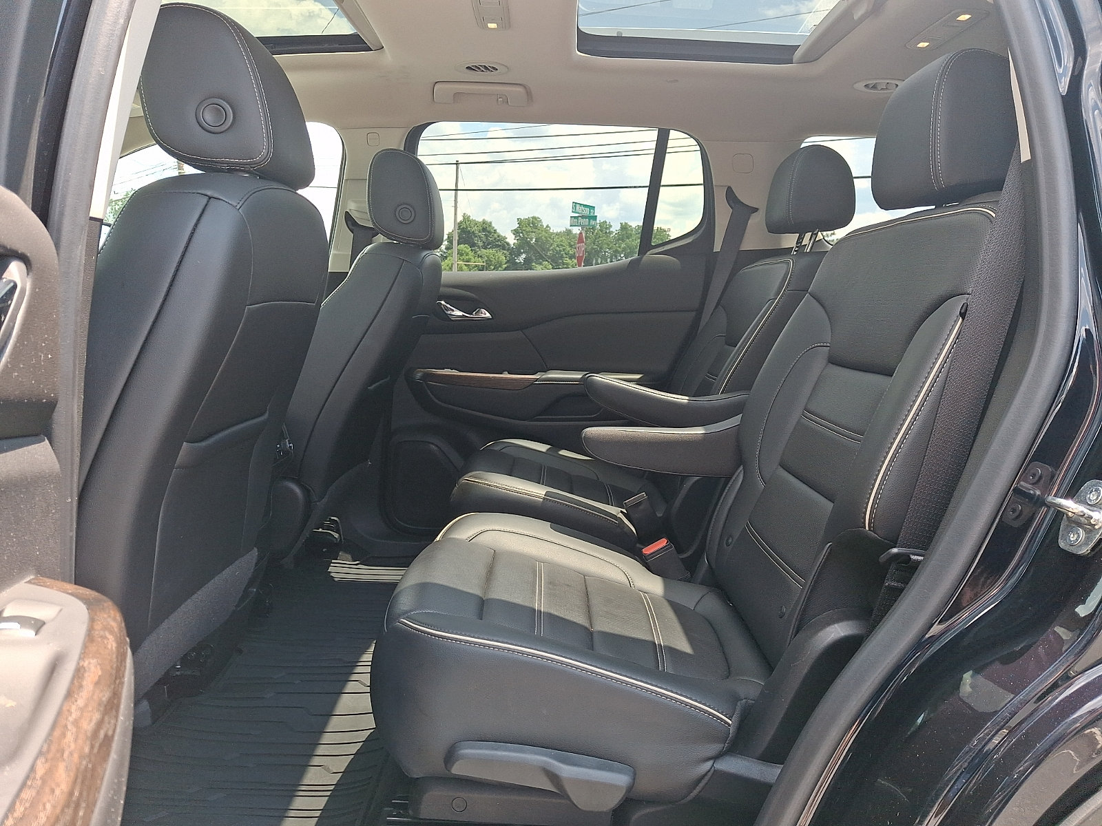 Used 2021 GMC Acadia Denali w/ Denali Ultimate Package AWD/4WD image 10
