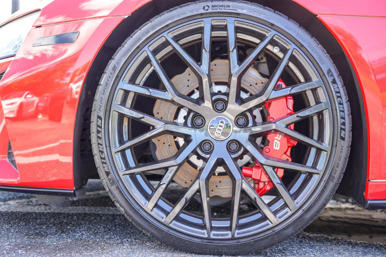 Used 2020 Audi R8 V10 w/ Carbon Exterior Package AWD/4WD image 7