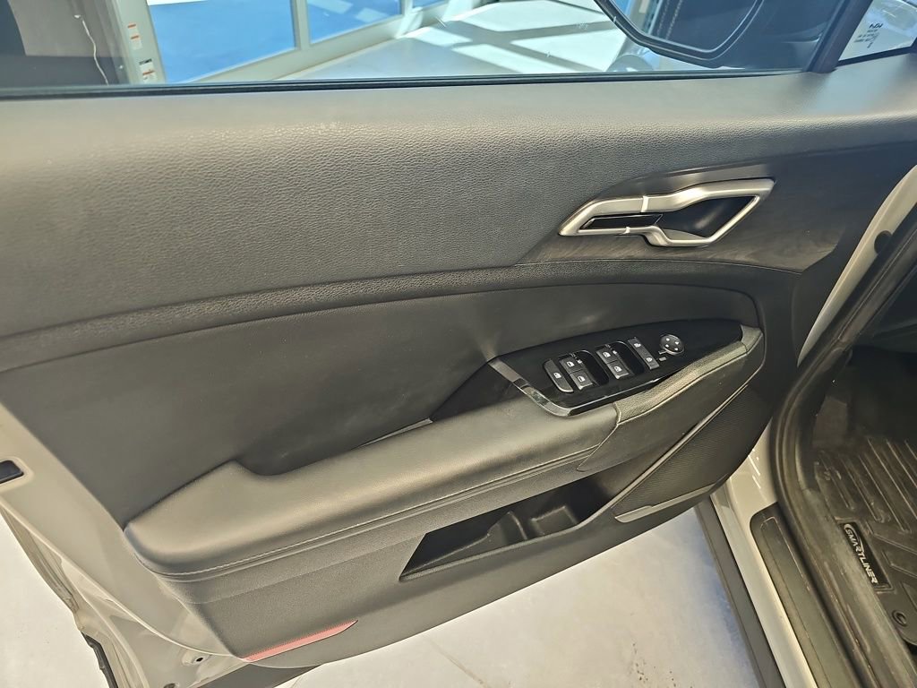 Used 2023 Kia Sportage X-Line image 11