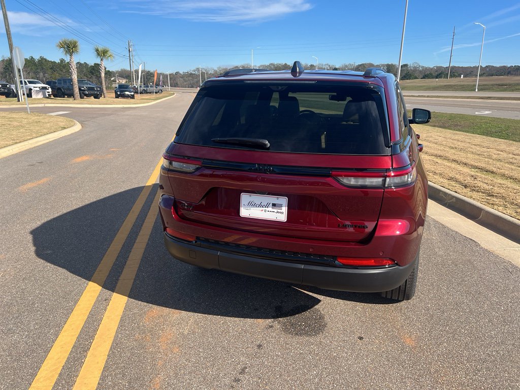 New 2025 Jeep Grand Cherokee Limited w/ Luxury Tech Group II AWD/4WD image 3