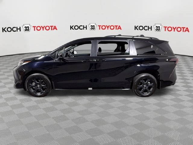 New 2026 Toyota Sienna XLE Woodland Edition AWD/4WD image 4