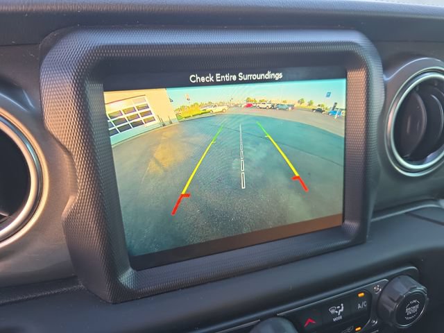 Used 2018 Jeep Wrangler Unlimited Sahara AWD/4WD image 23