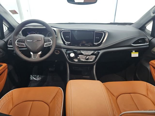 New 2026 Chrysler Pacifica Pinnacle w/ Trailer Tow Group AWD/4WD image 38