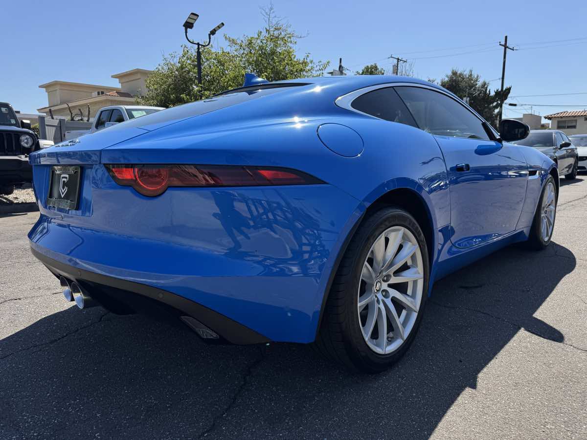 Used 2018 Jaguar F-TYPE Coupe RWD image 8