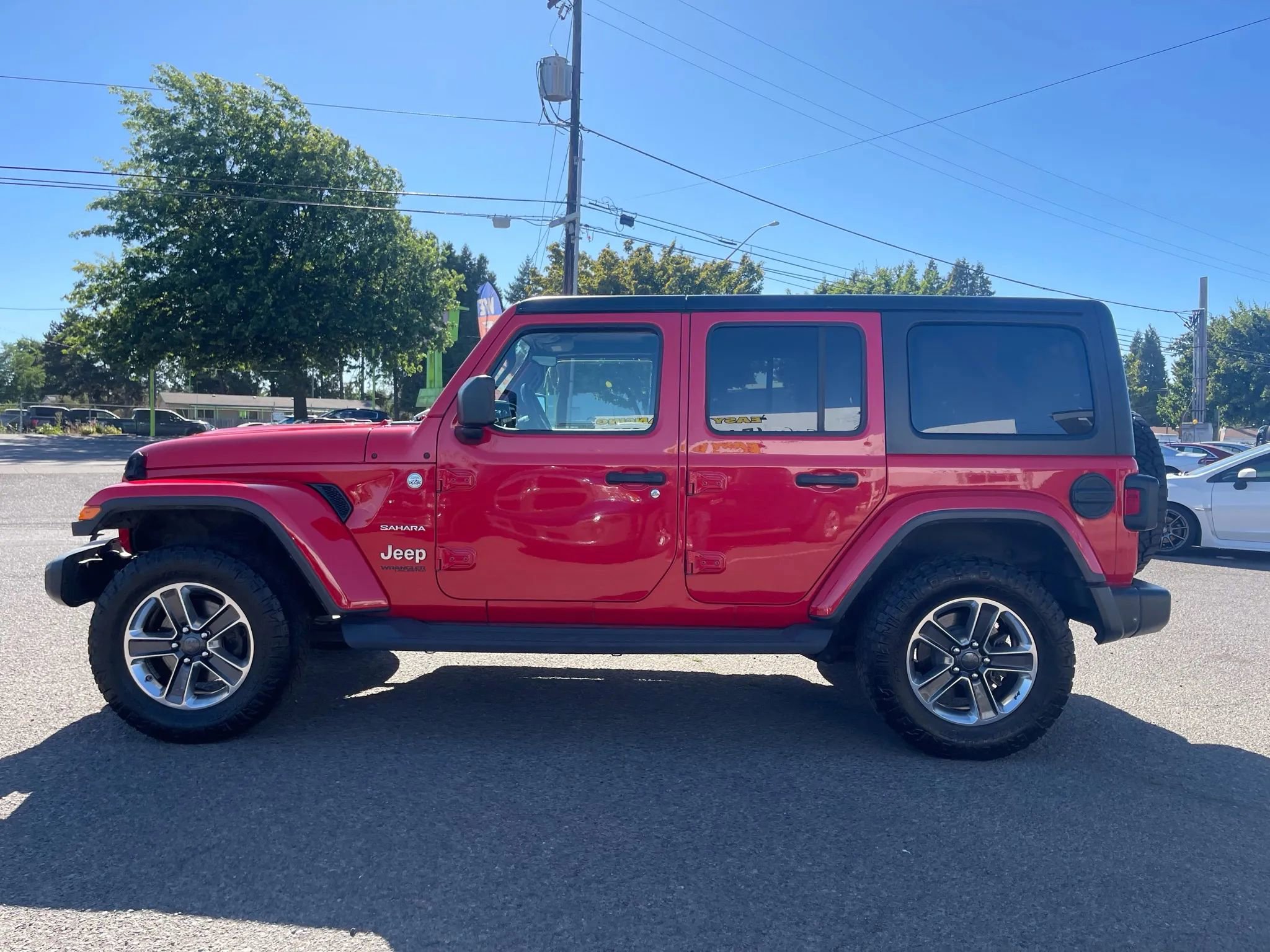 Used 2019 Jeep Wrangler Unlimited Sahara AWD/4WD image 5