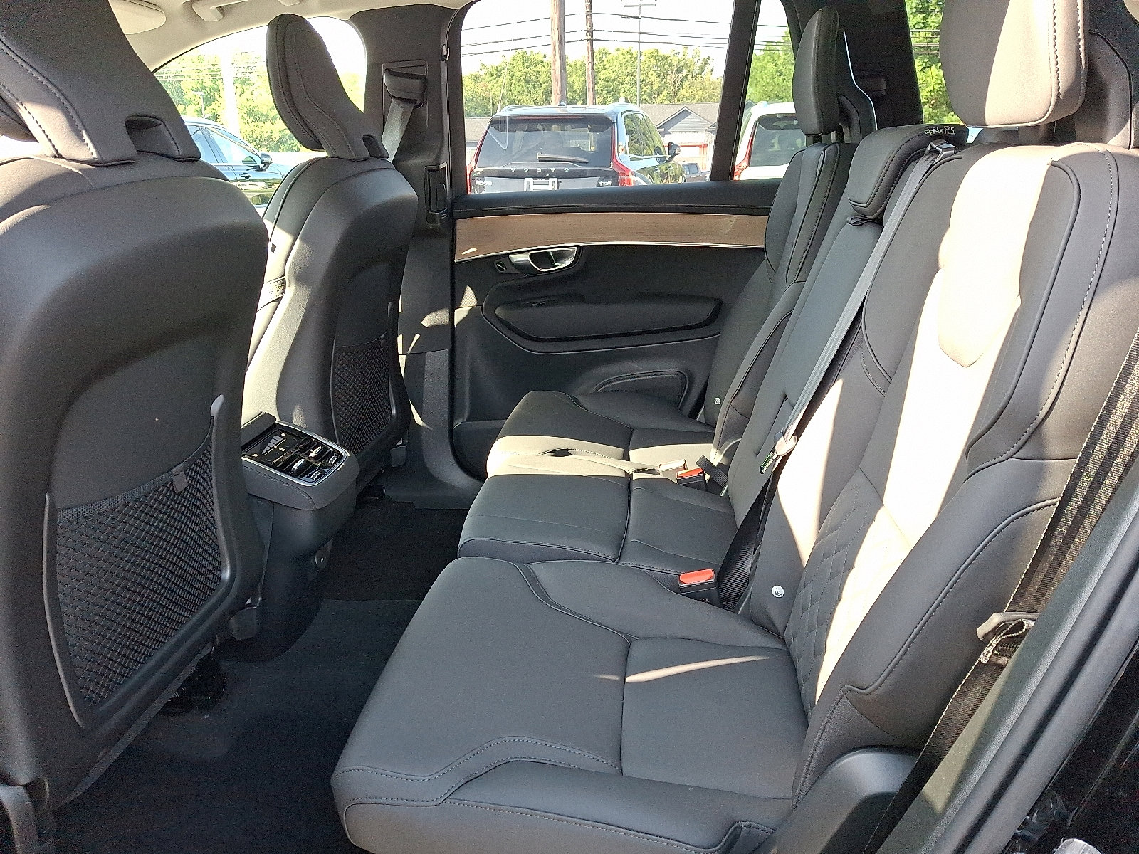 New 2026 Volvo XC90 B6 Plus w/ Protection Package Premier image 5