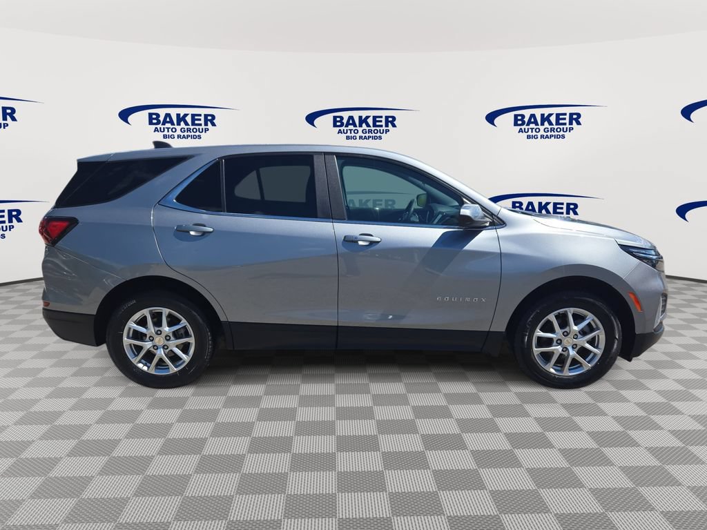 Used 2024 Chevrolet Equinox LT AWD/4WD image 2