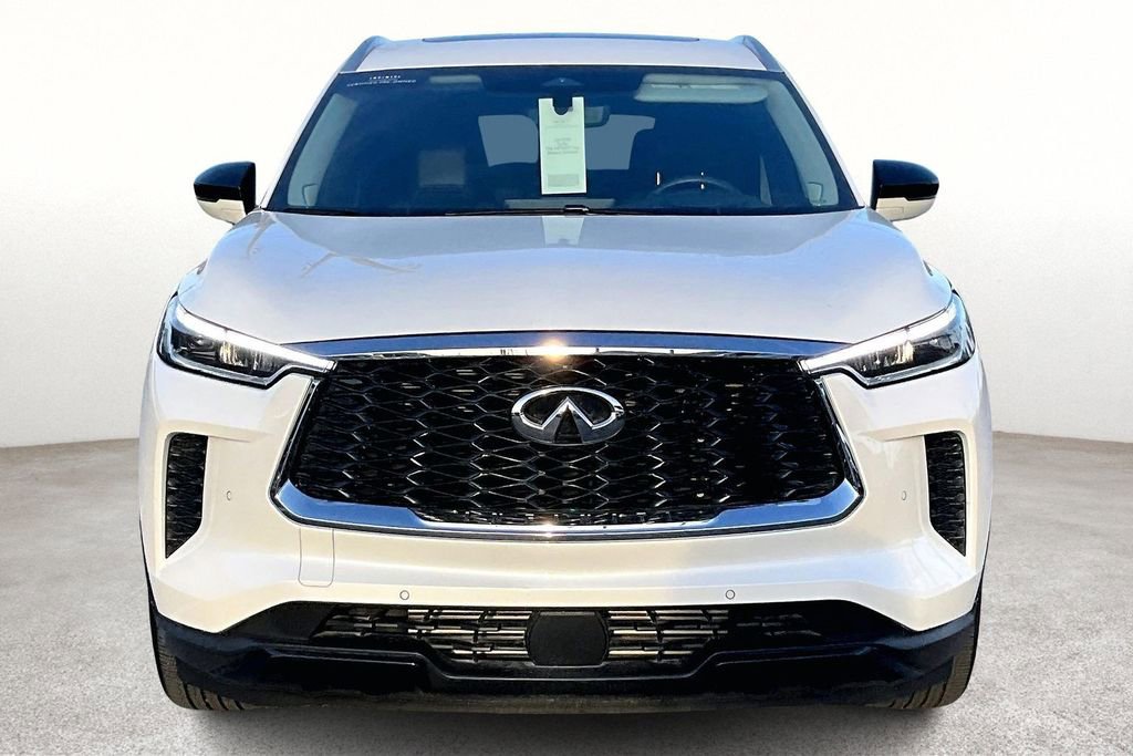 Certified 2025 INFINITI QX60 Luxe w/ Vision Package FWD image 6