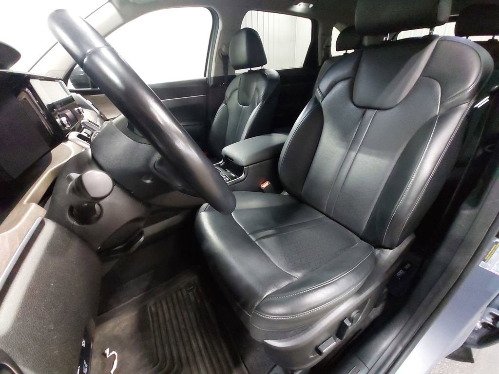 Used 2023 Kia Sorento X-Line EX image 16