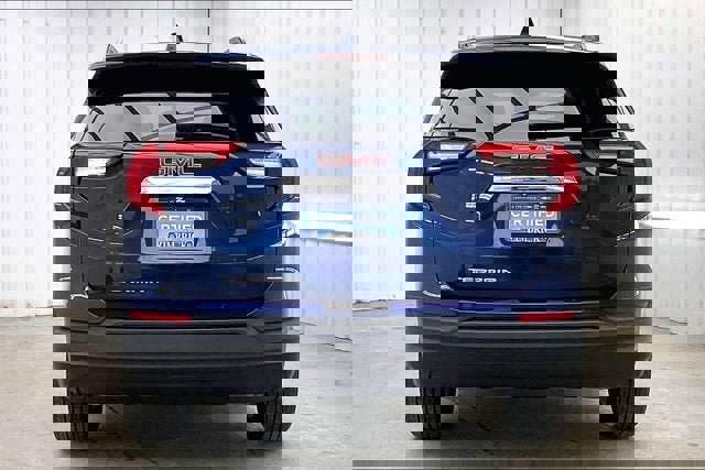 Certified 2022 GMC Terrain SLE w/ Driver Convenience Package image 4