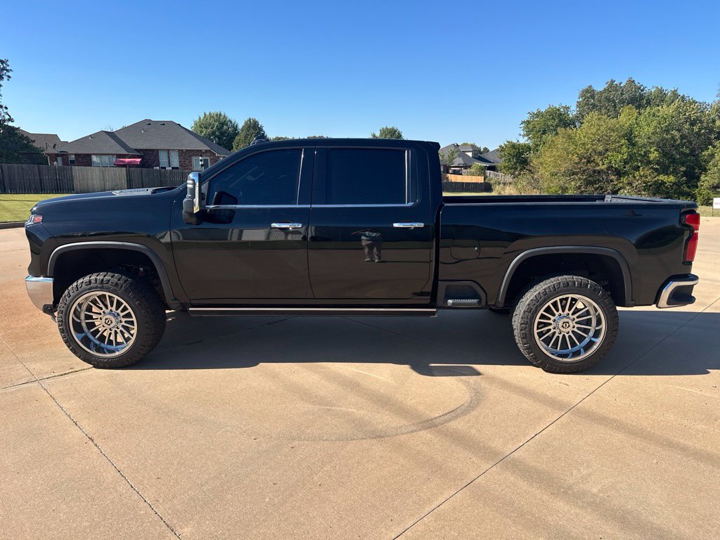 Used 2024 Chevrolet Silverado 2500 LTZ w/ LTZ Premium Package AWD/4WD image 10
