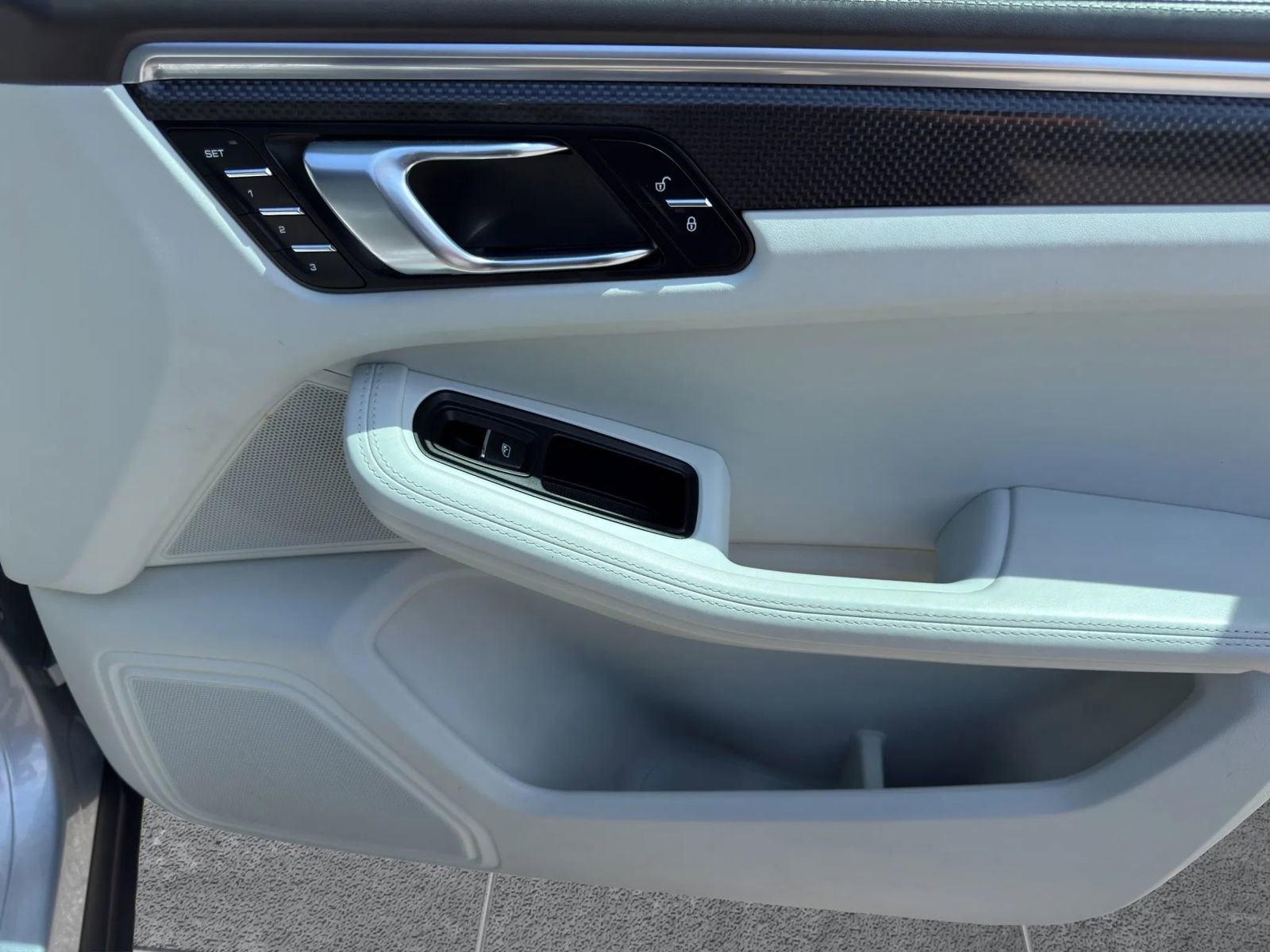 Used 2018 Porsche Macan S image 27