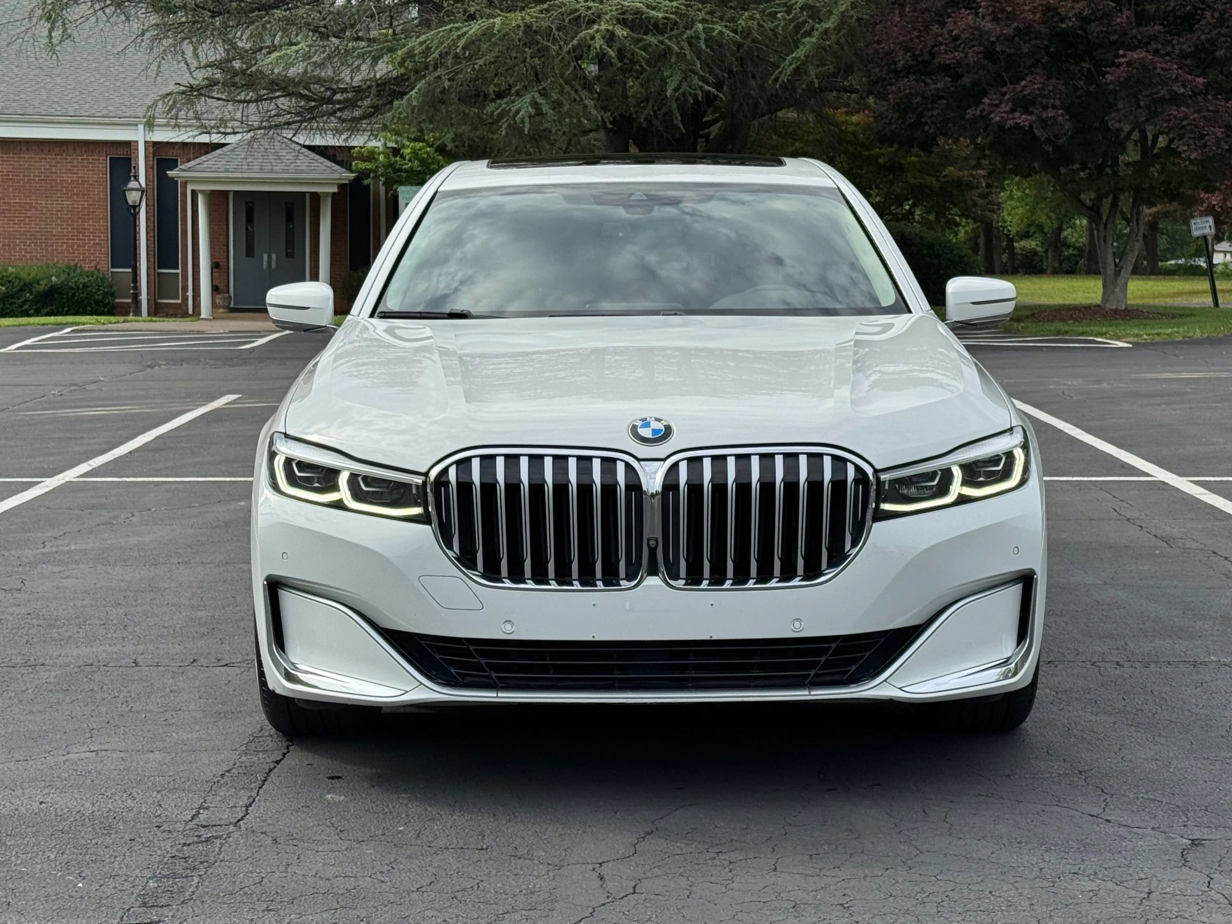 Used 2020 BMW 740i image 3