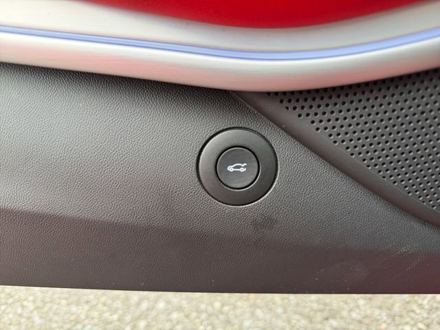 Used 2022 Chevrolet Camaro LT w/ RS Package image 17