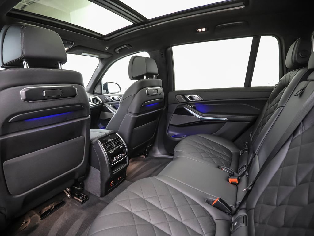 Used 2024 BMW X7 xDrive40i w/ Executive Package image 21