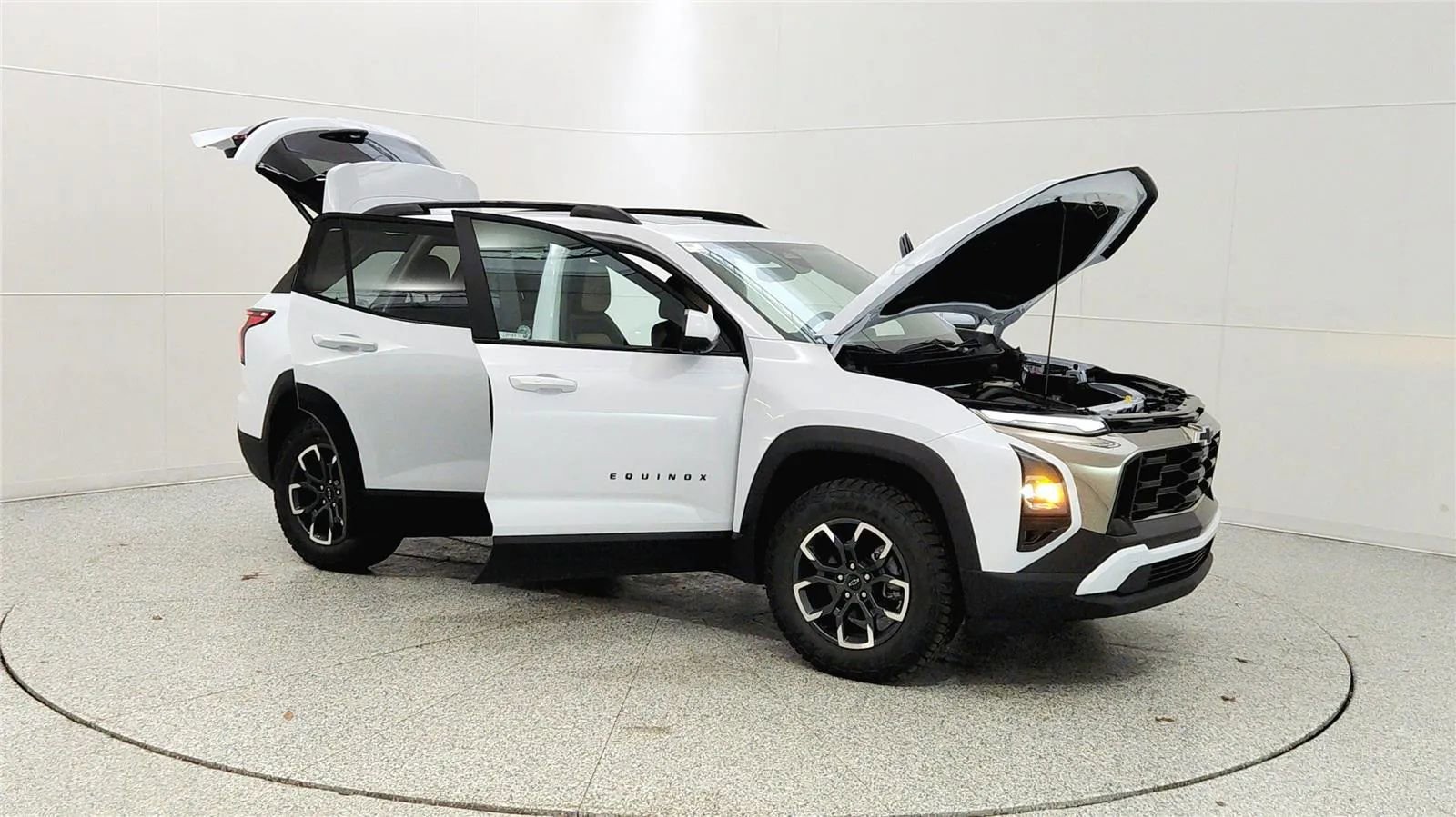 New 2026 Chevrolet Equinox ACTIV w/ Convenience Package III FWD image 9