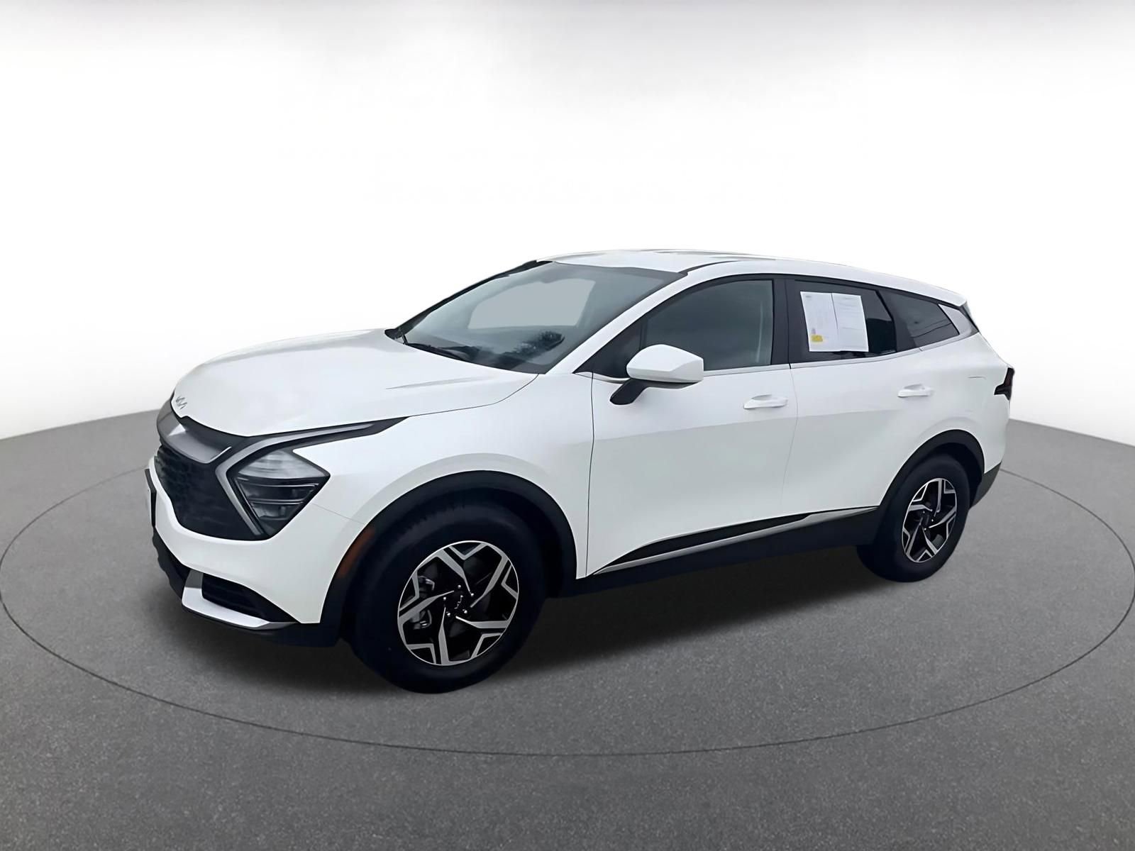 Used 2025 Kia Sportage LX FWD image 8