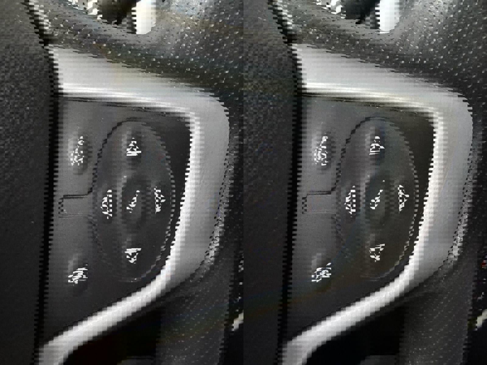 Used 2023 GMC Terrain SLE w/ Driver Convenience Package image 17