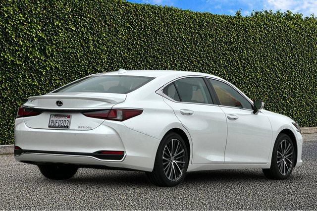 Used 2025 Lexus ES 300h w/ Premium Package FWD image 4
