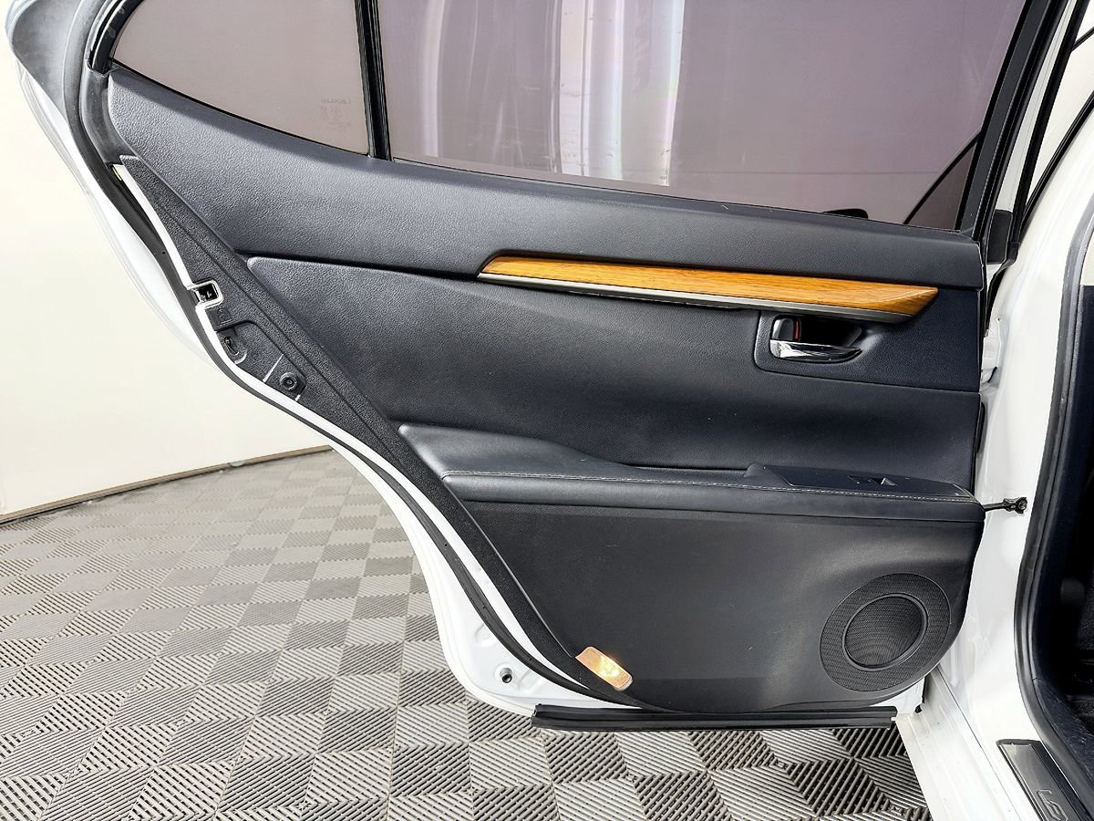 Used 2014 Lexus ES 300h w/ Luxury Package w/Bamboo Trim FWD image 30
