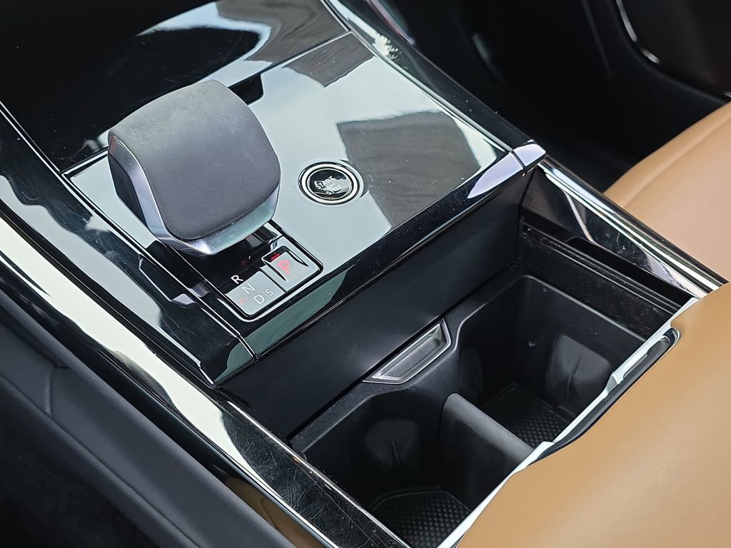 Used 2024 Land Rover Range Rover Sport SE image 28