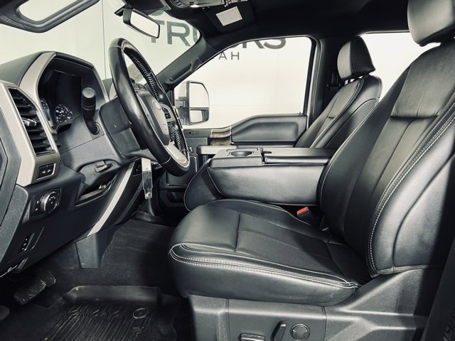 Used 2022 Ford F350 Lariat w/ Chrome Package image 9