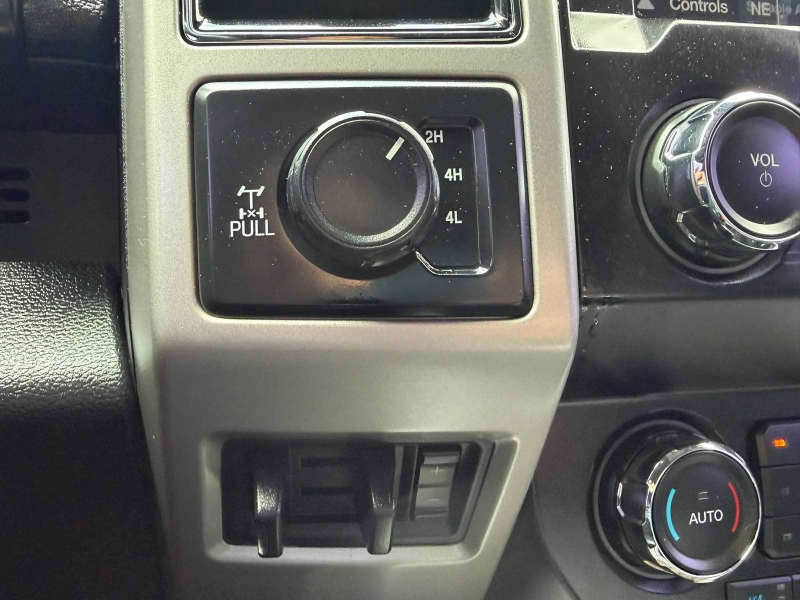 Used 2019 Ford F250 Lariat w/ Chrome Package AWD/4WD image 23