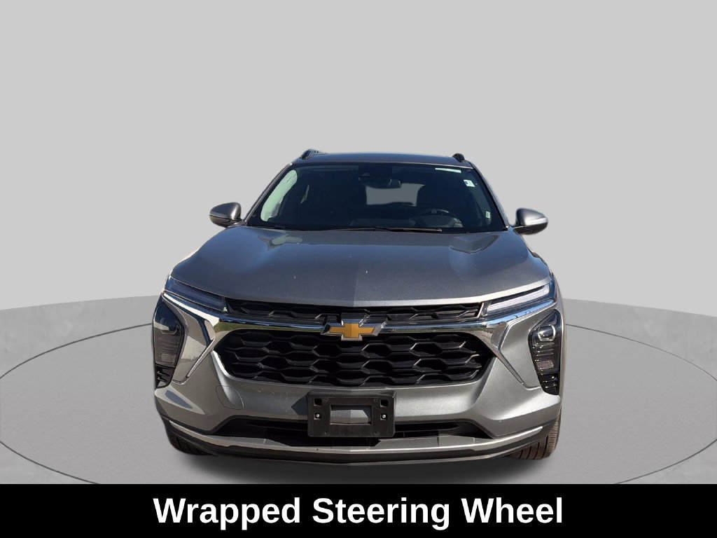 Used 2025 Chevrolet Trax LT w/ LT Convenience Package FWD image 10