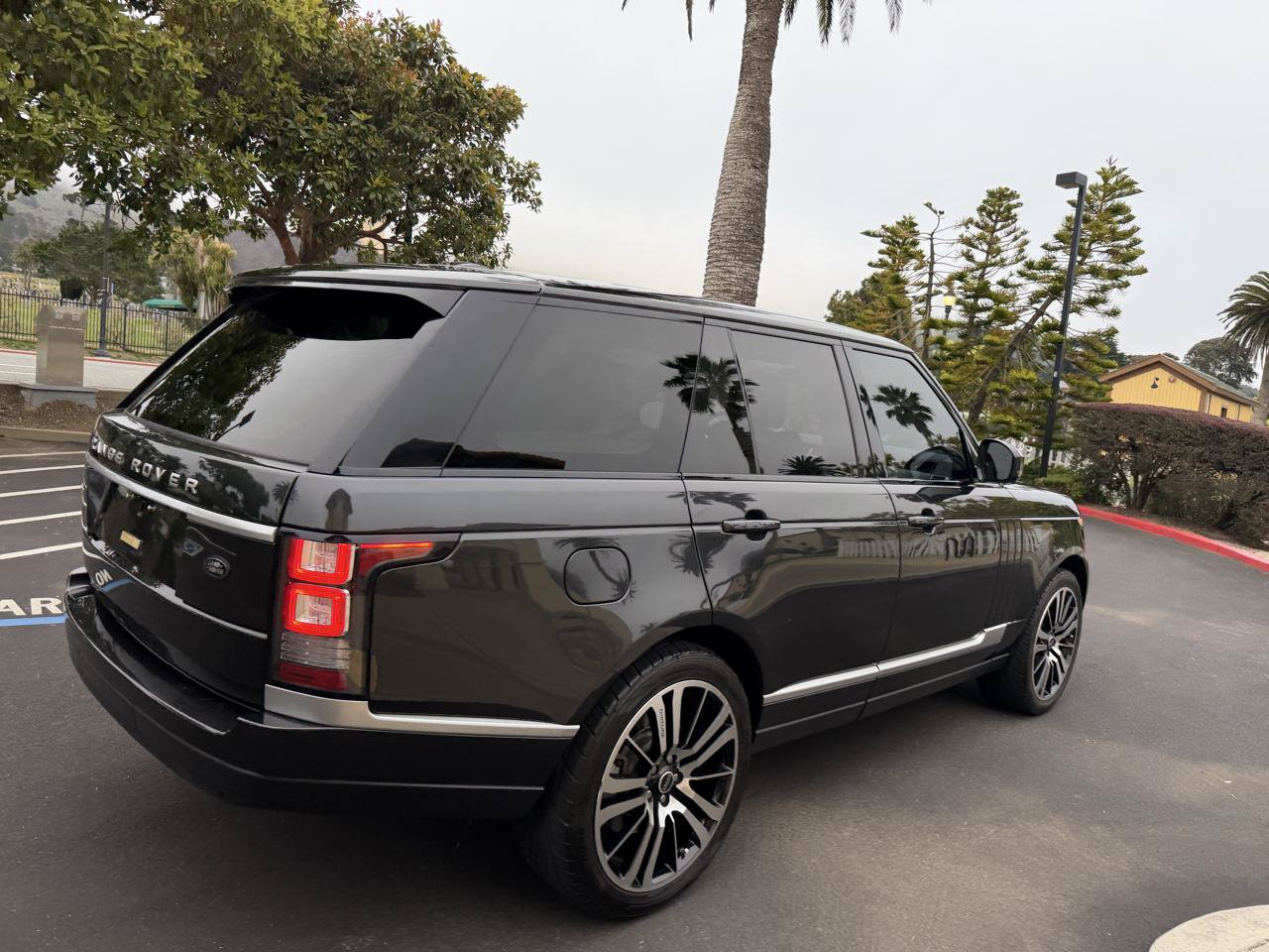 Used 2014 Land Rover Range Rover Supercharged AWD/4WD image 23