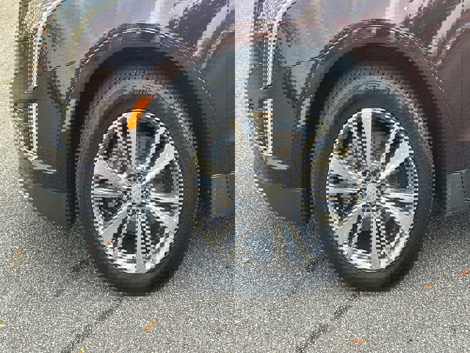 Used 2020 Cadillac XT5 Premium Luxury w/ LPO, Floor Liner Package image 11