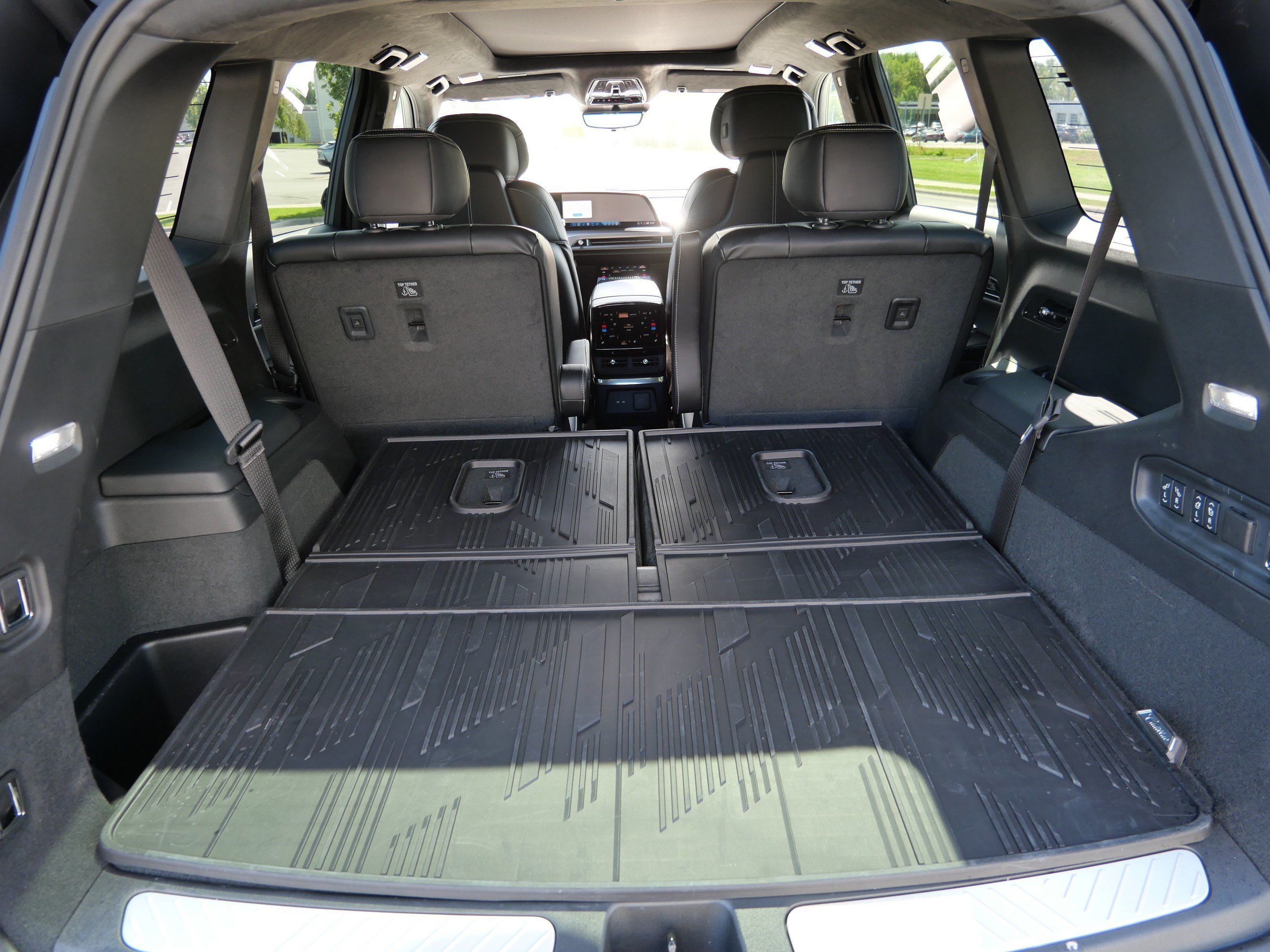 Certified 2026 Cadillac Vistiq Sport w/ LPO, Floor Liner Package AWD/4WD image 17