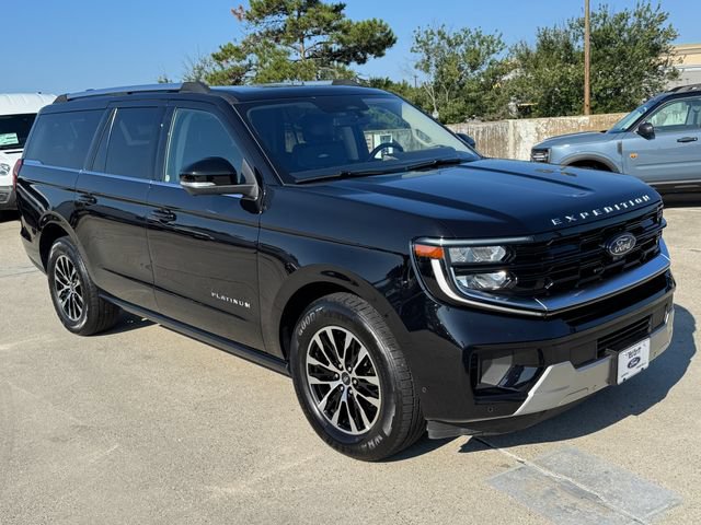 Used 2025 Ford Expedition Max Platinum AWD/4WD image 3