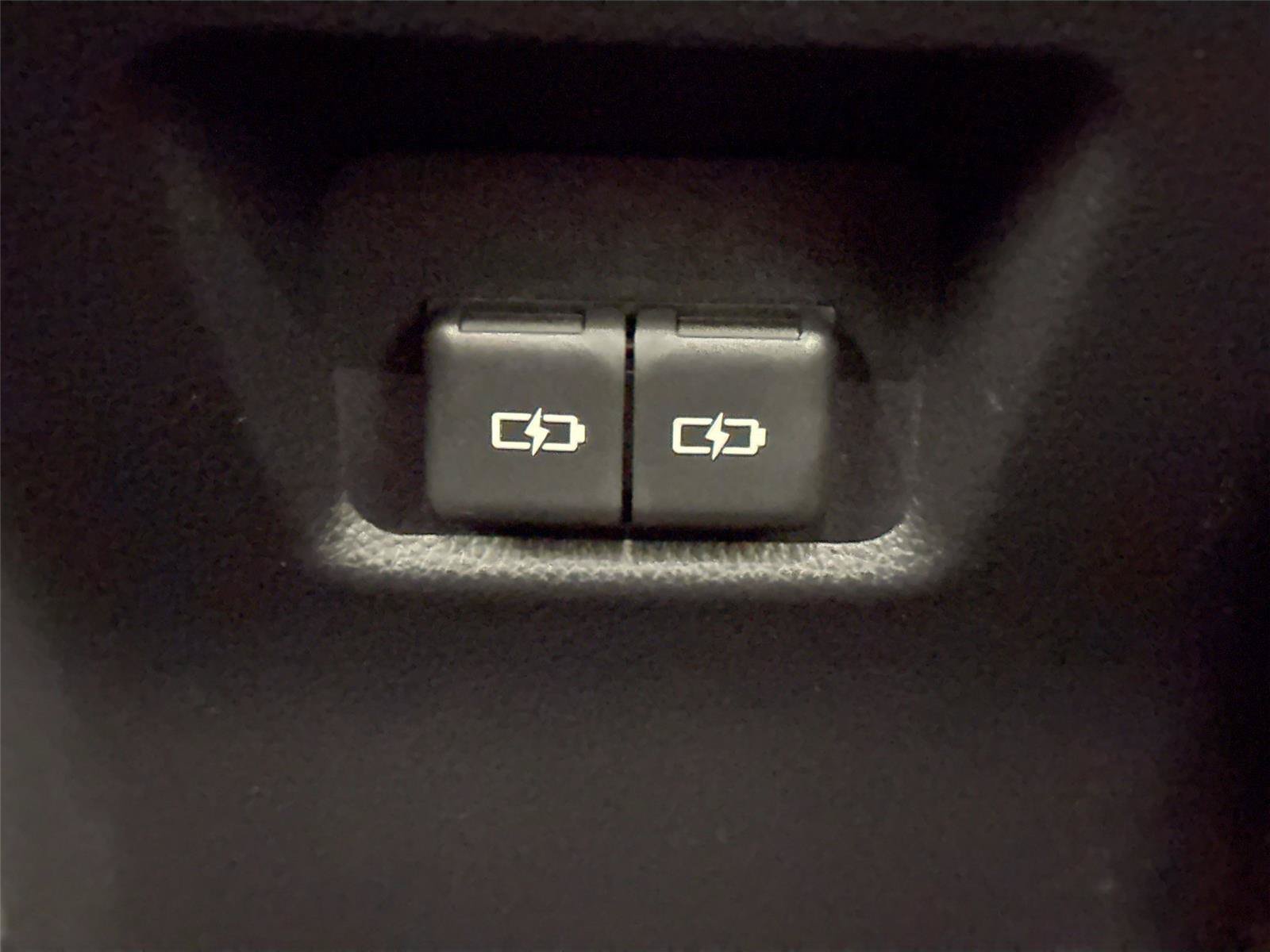 Certified 2022 Toyota RAV4 XLE Premium AWD/4WD image 34