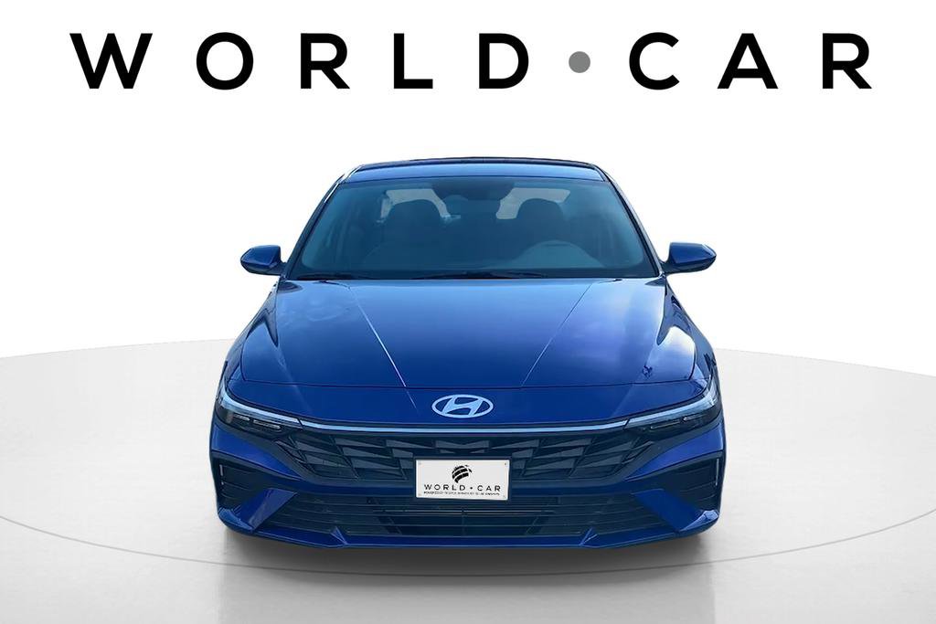 Certified 2025 Hyundai Elantra SE image 8