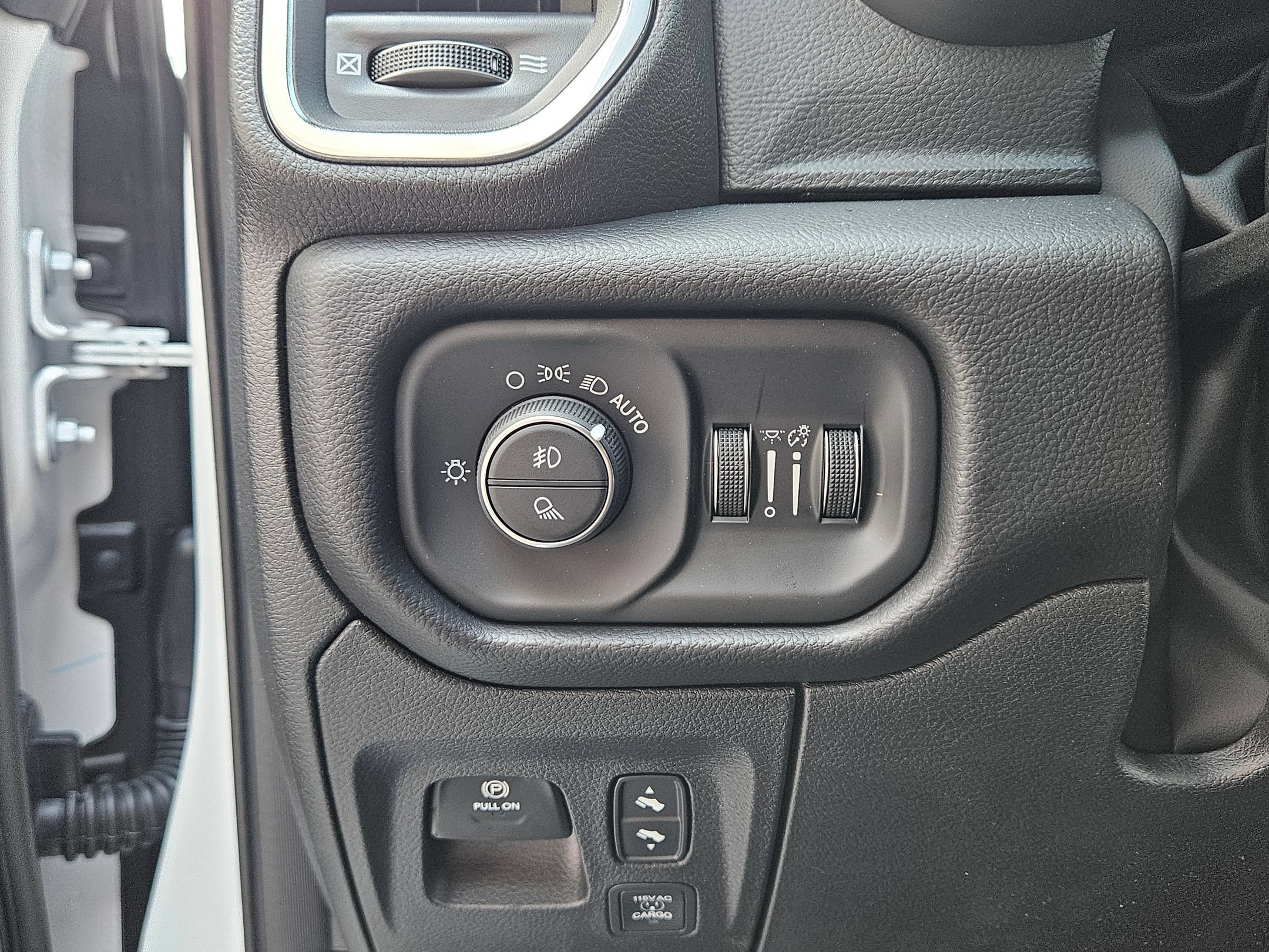 New 2027 RAM 1500 Laramie w/ Laramie Preferred Package AWD/4WD image 18