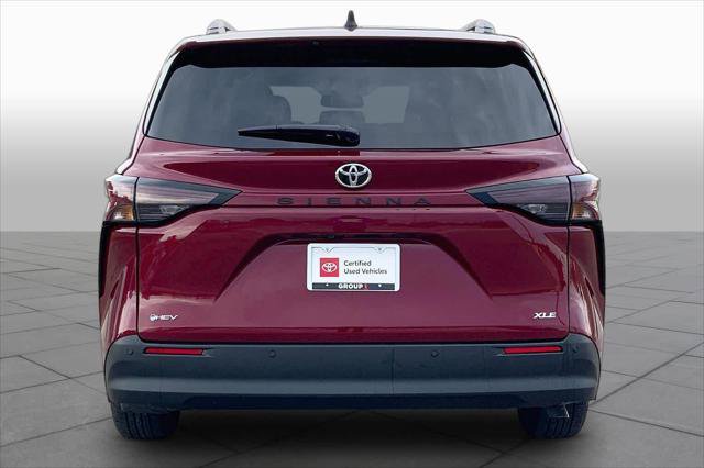 Certified 2026 Toyota Sienna XLE FWD image 5