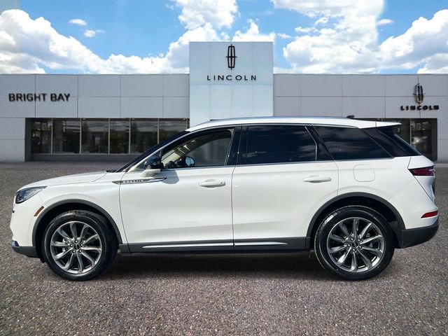 Used 2022 Lincoln Corsair AWD w/ Premium Package image 3