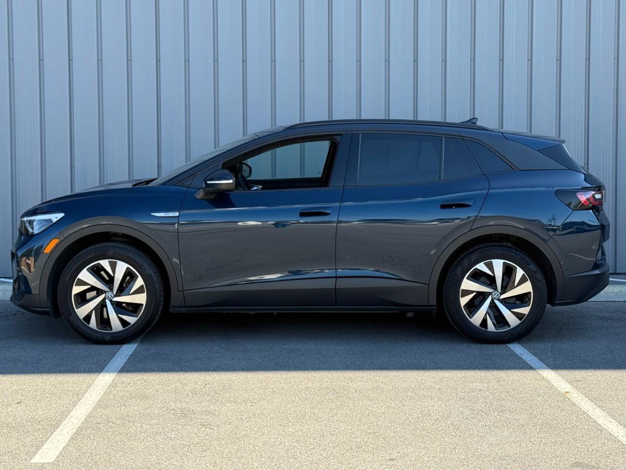 Used 2023 Volkswagen ID.4 Pro AWD/4WD image 8