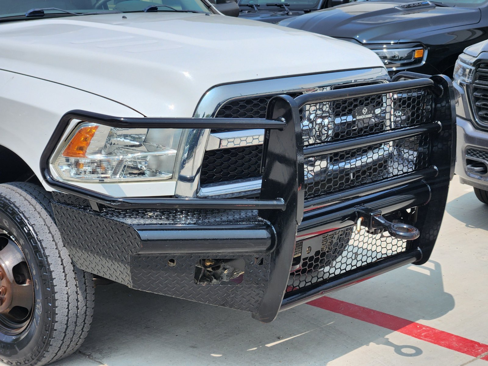 Used 2018 RAM 3500 Tradesman w/ Chrome Appearance Group AWD/4WD image 8