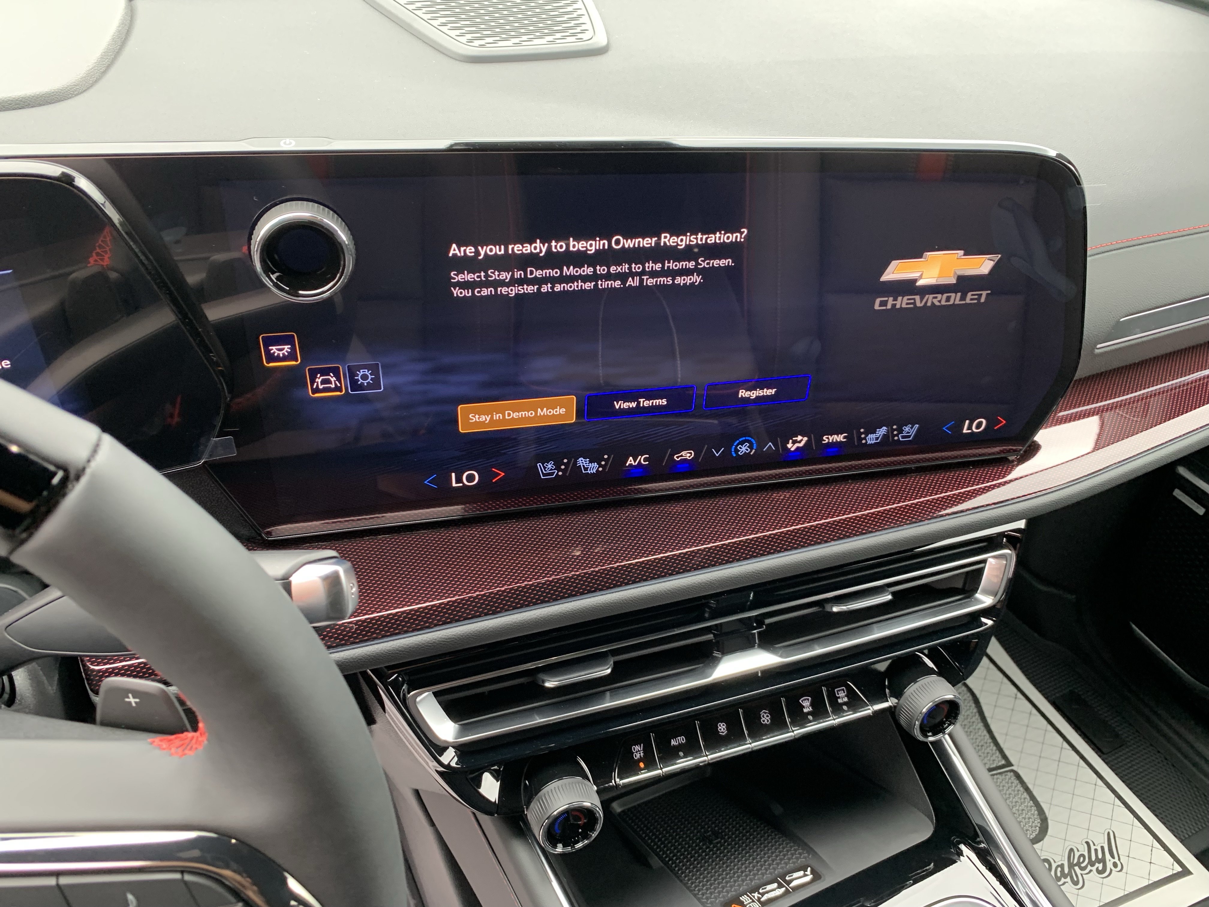 New 2027 Chevrolet Traverse RS AWD/4WD image 16