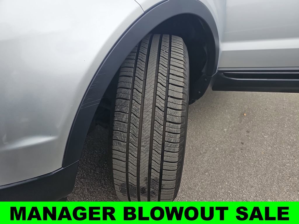 Used 2019 Land Rover Range Rover Evoque SE Premium image 35