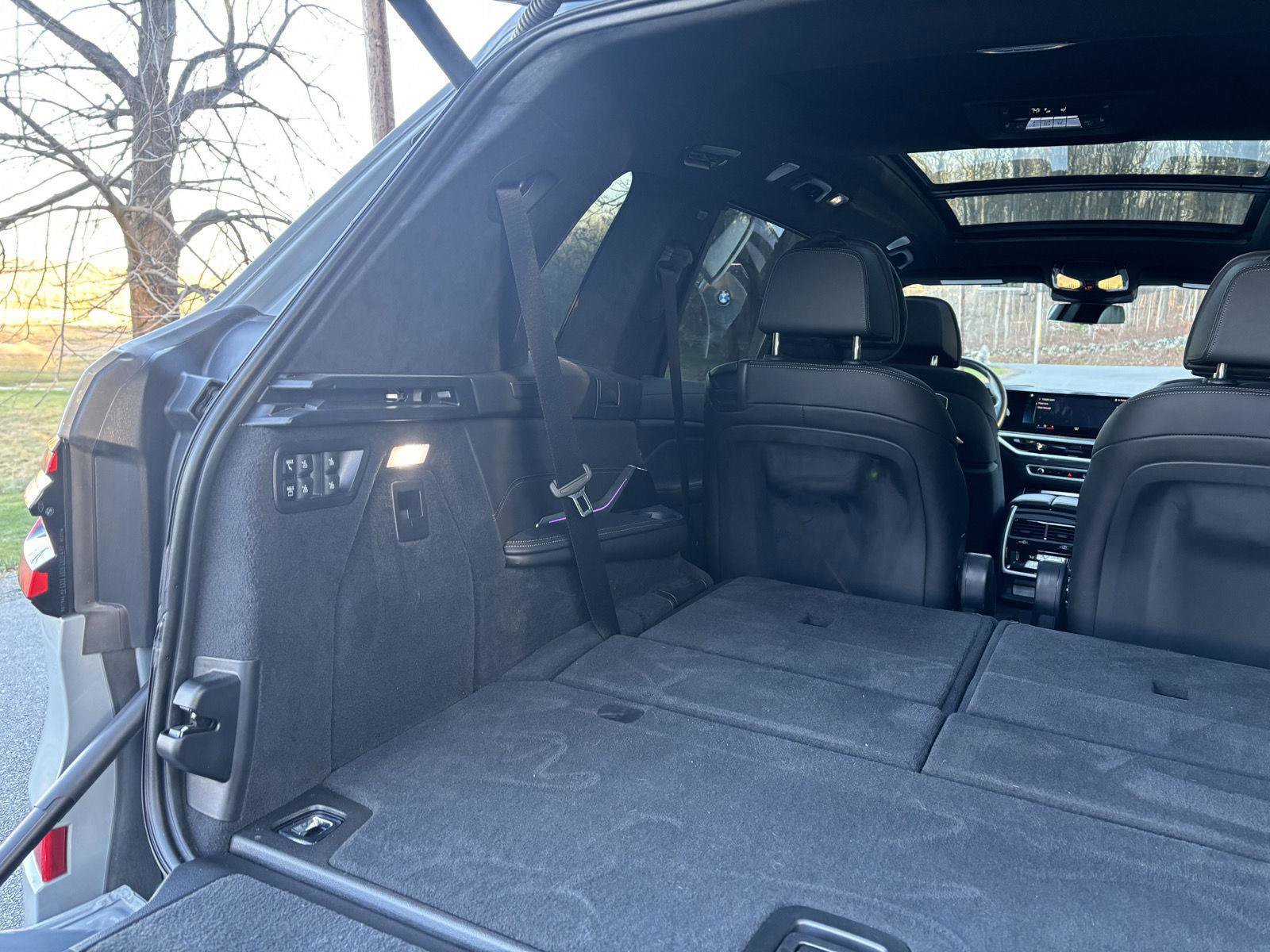 Used 2023 BMW X7 M60i w/ Executive Package image 29