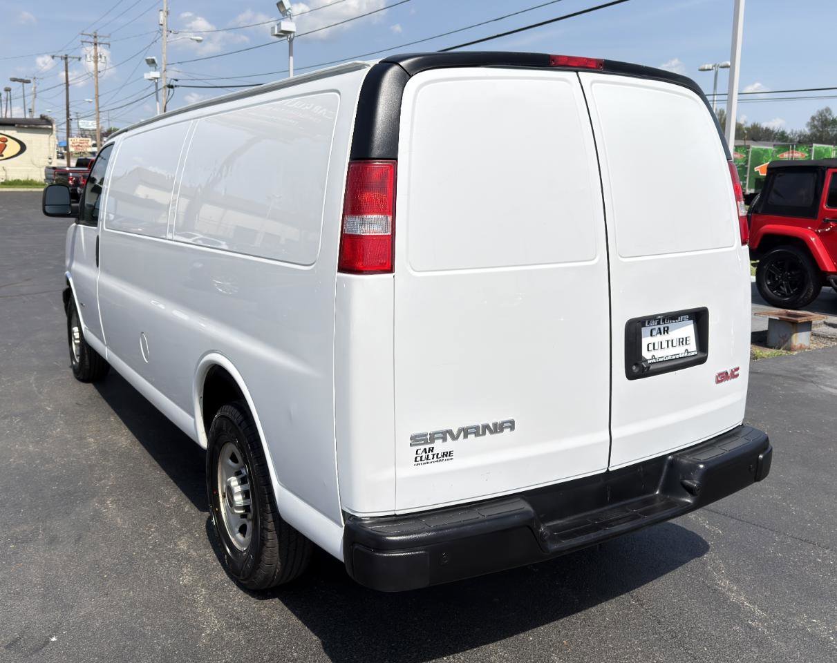 Used 2018 GMC Savana 2500 Extended RWD image 18