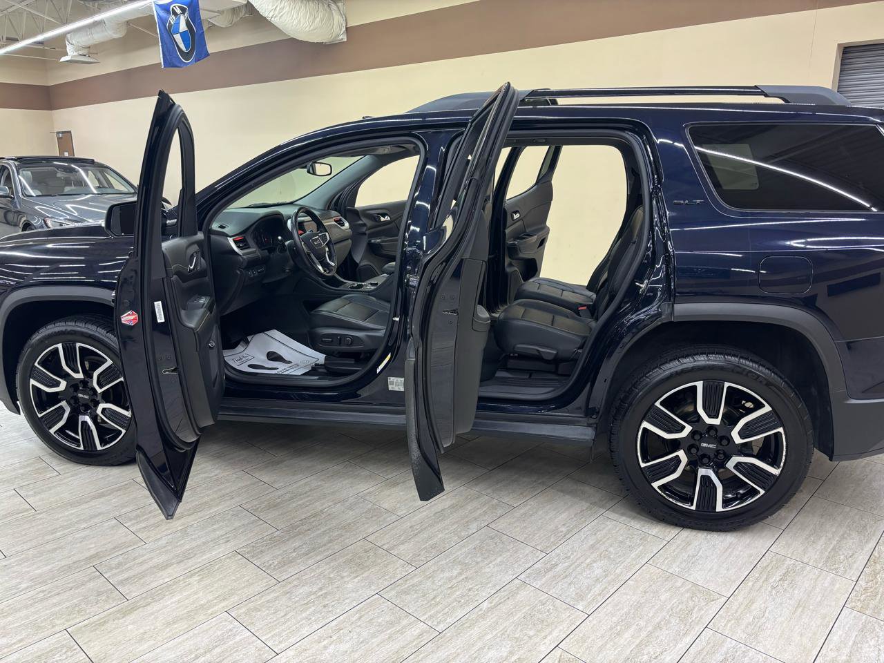 Used 2021 GMC Acadia SLT w/ Elevation Edition FWD image 29
