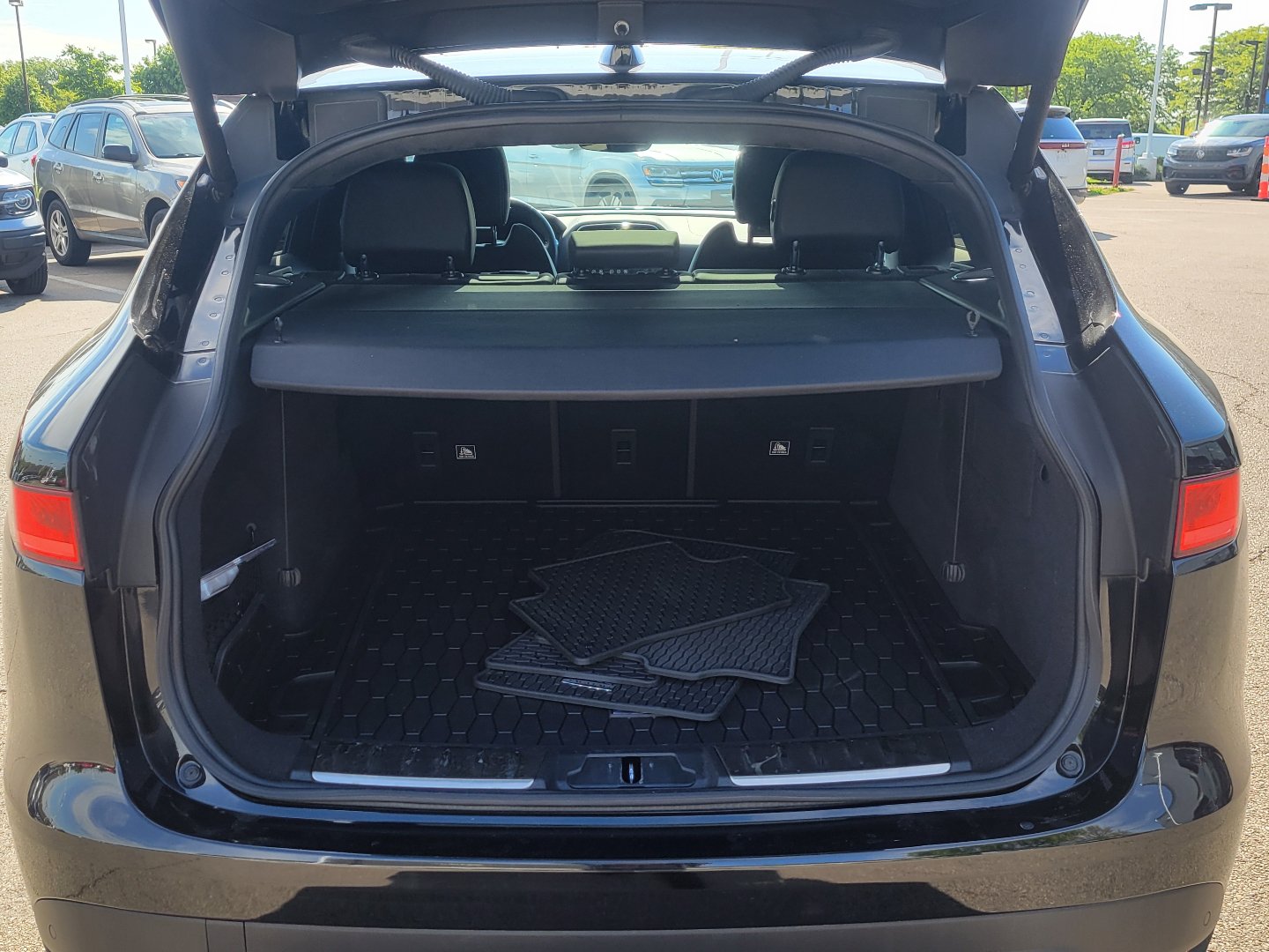 Used 2019 Jaguar F-PACE R-Sport AWD/4WD image 8