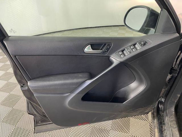 Used 2016 Volkswagen Tiguan S FWD image 10