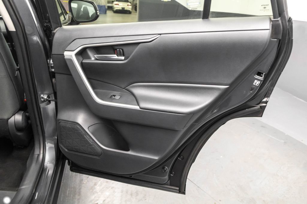 Used 2019 Toyota RAV4 XLE w/ Convenience Package image 30
