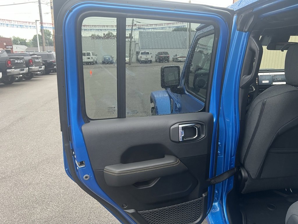 New 2025 Jeep Wrangler Sahara image 30