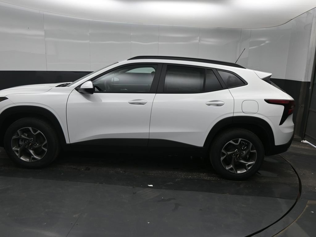 New 2026 Chevrolet Trax LT w/ Sunroof Package image 11