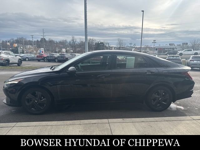 Used 2021 Hyundai Elantra SEL w/ Convenience Package image 4